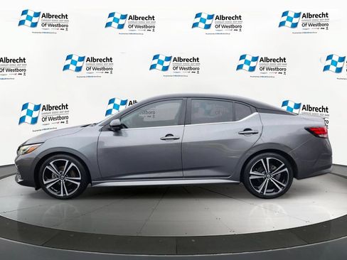 Used 2022 Nissan Sentra SR w/ SR Premium Package FWD image 2