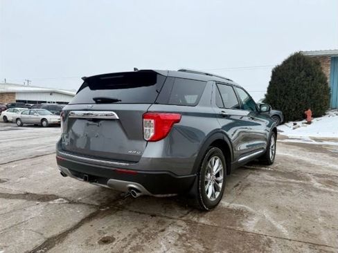Used 2022 Ford Explorer Limited w/ Equipment Group 301A image 4