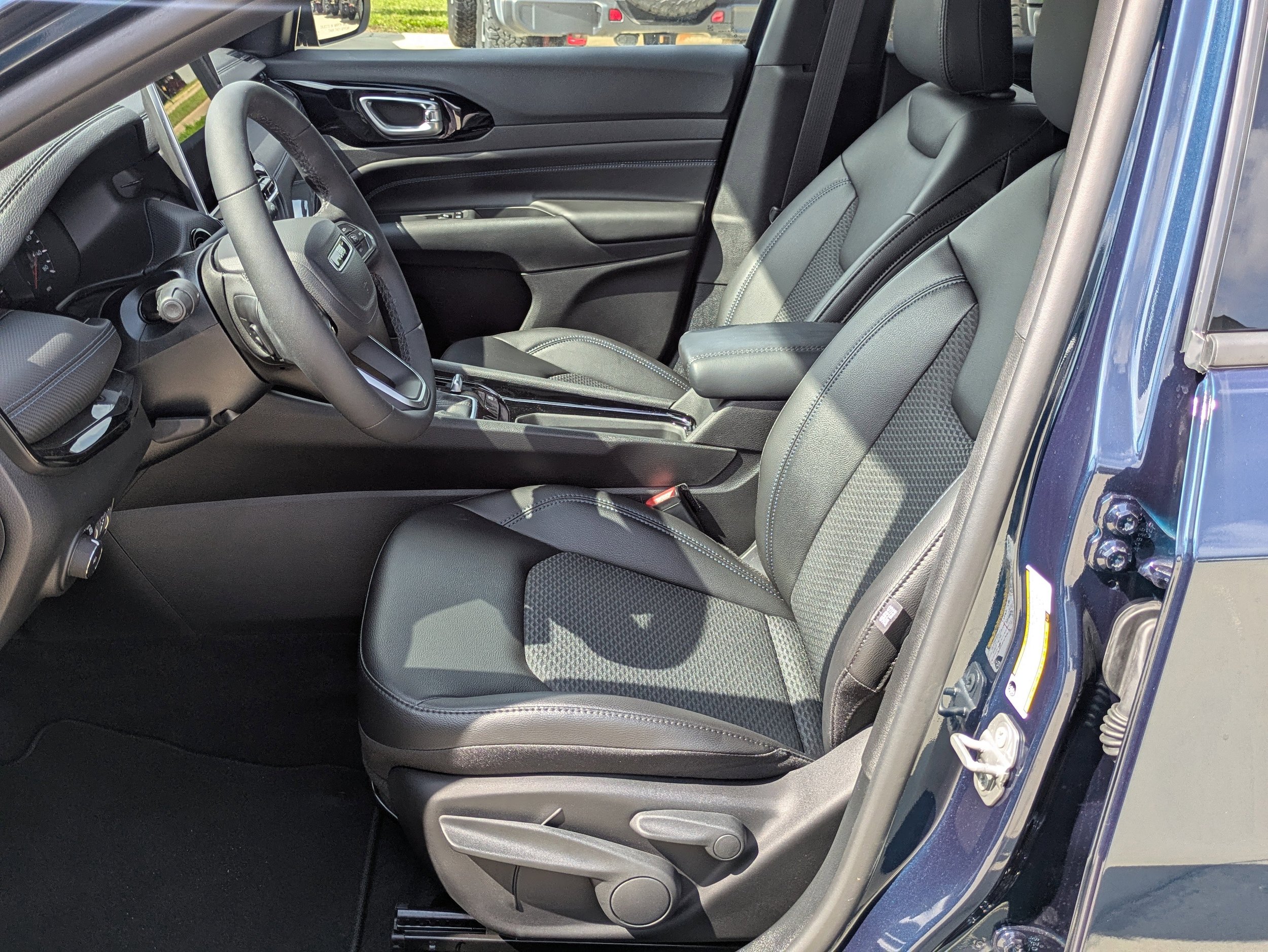 New 2026 Jeep Compass Latitude AWD/4WD image 7