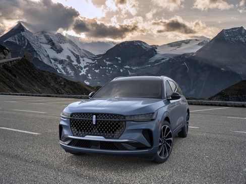 New 2026 Lincoln Nautilus Black Label AWD/4WD image 2