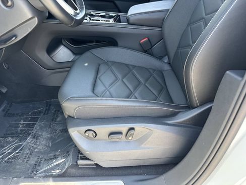 Used 2025 Volkswagen Atlas SE FWD image 18
