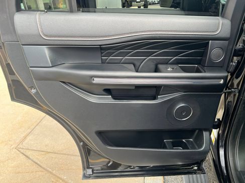 Certified 2019 Ford Expedition Platinum AWD/4WD image 17