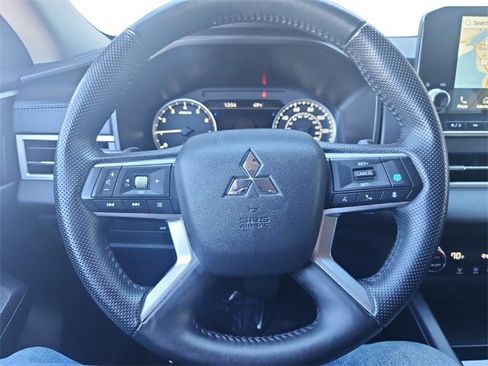Used 2024 Mitsubishi Outlander SE image 41