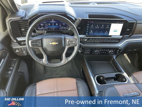 Used 2025 Chevrolet Silverado 2500 High Country w/ Technology Package image 2