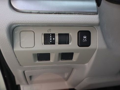 Used 2018 Subaru Forester 2.5i Premium w/ All-Weather Package image 10