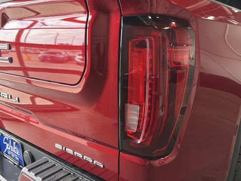 Used 2022 GMC Sierra 1500 Denali w/ Denali Reserve Package AWD/4WD image 17