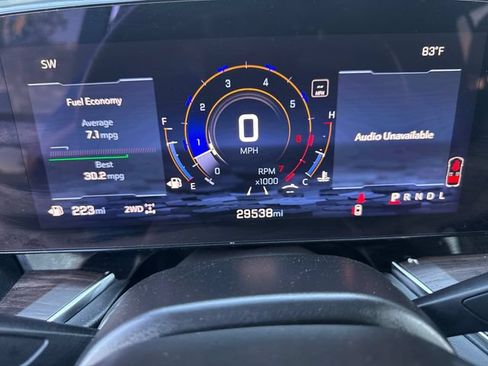 Used 2025 Chevrolet Suburban Z71 AWD/4WD image 15