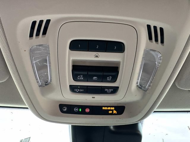 Used 2021 Buick Envision Avenir w/ Technology Package II FWD image 22