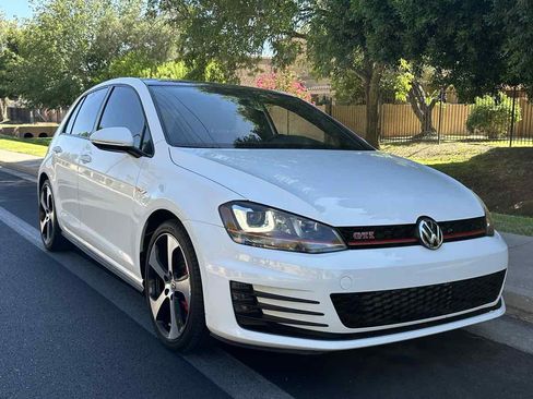 Used 2016 Volkswagen GTI Autobahn w/ Lighting Package (SEL) FWD image 2