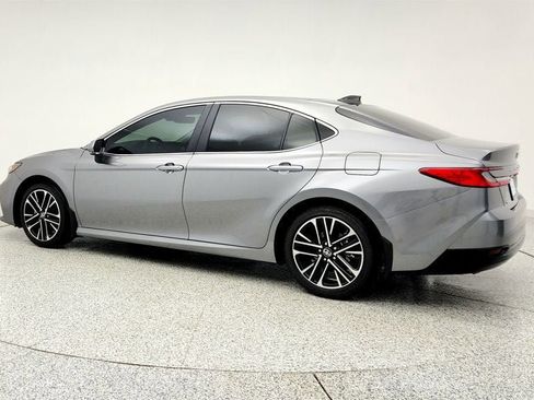 Used 2026 Toyota Camry XLE image 7