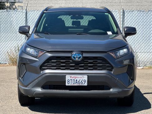 Used 2020 Toyota RAV4 LE AWD/4WD image 8