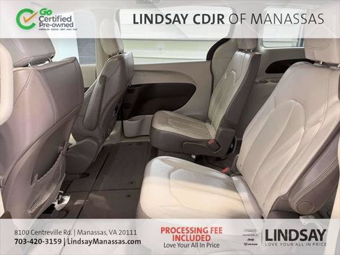 Certified 2017 Chrysler Pacifica Touring-L w/ Tire & Wheel Group FWD image 19