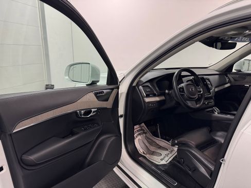 Used 2021 Volvo XC90 T8 Inscription w/ Advanced Package image 3