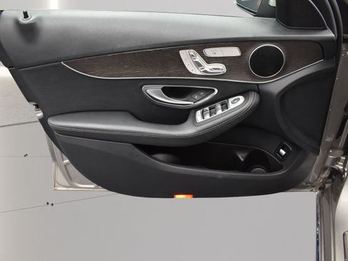Used 2019 Mercedes-Benz C 300 4MATIC Sedan image 19