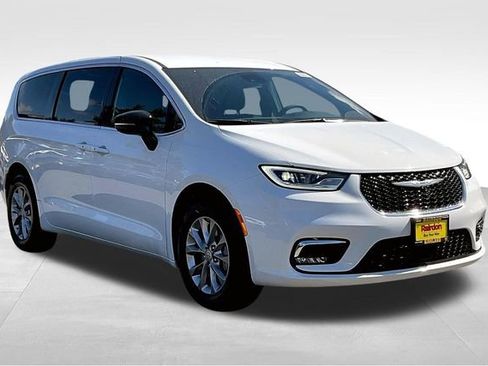 New 2026 Chrysler Pacifica Select image 1