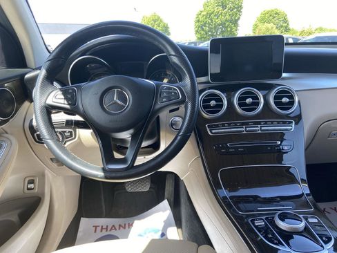 Used 2019 Mercedes-Benz GLC 300 4MATIC image 24