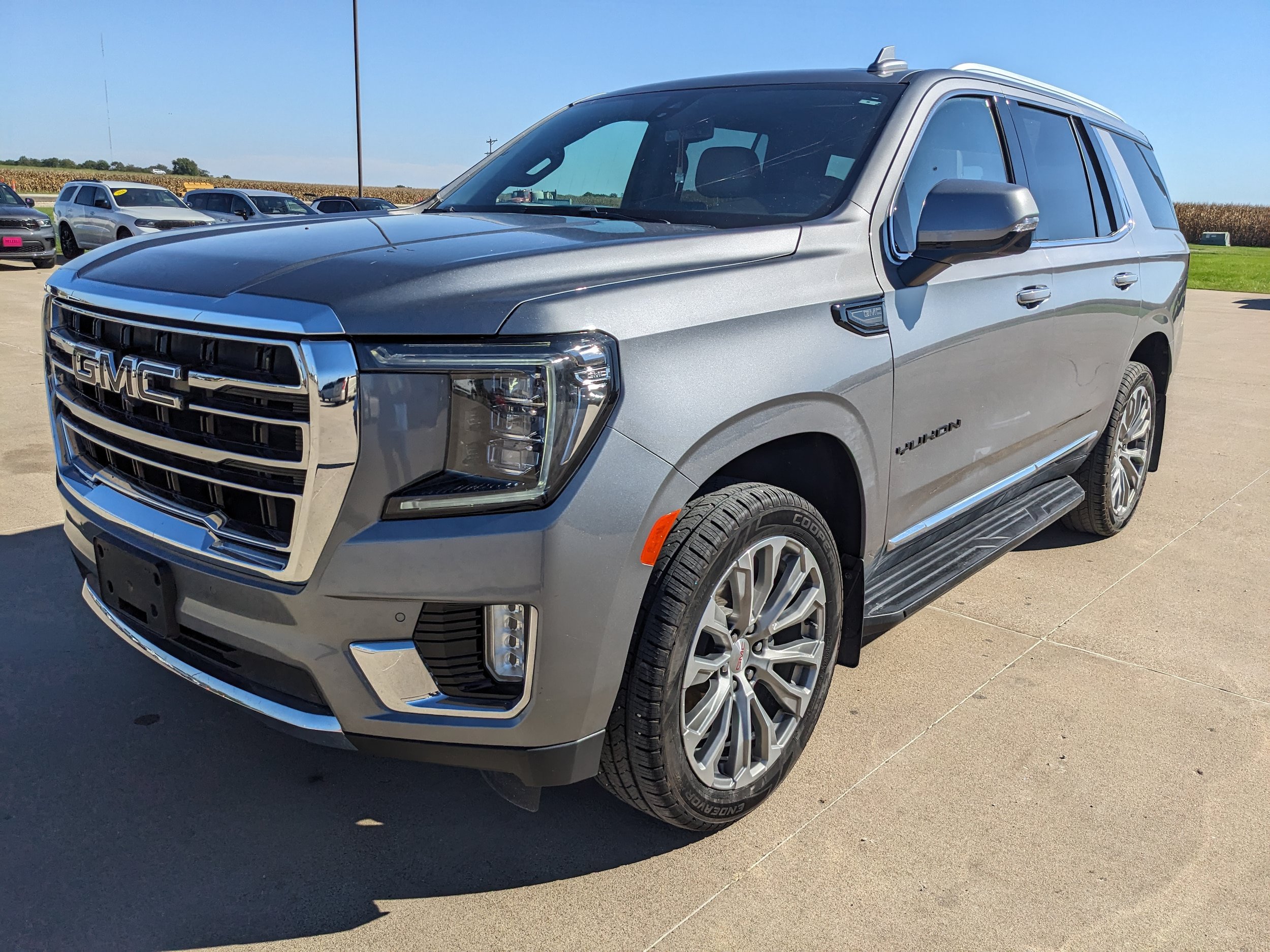 Used 2021 GMC Yukon SLT w/ SLT Luxury Plus Package AWD/4WD image 4