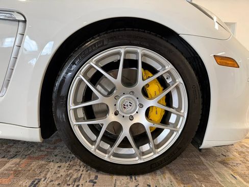 Used 2013 Porsche Panamera 4 Platinum Edition image 8