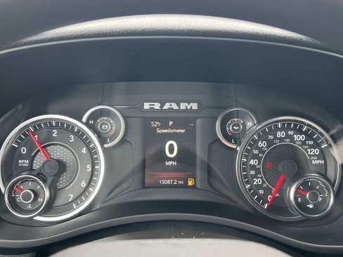 Used 2024 RAM 2500 Tradesman w/ Chrome Appearance Group image 16