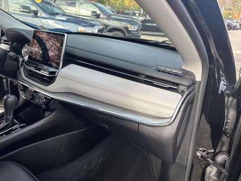 Certified 2022 Jeep Compass Limited image 27