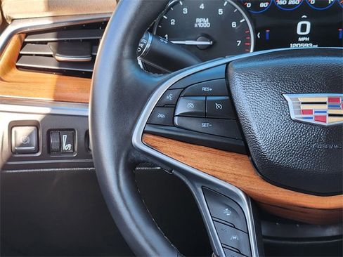 Used 2017 Cadillac XT5 Platinum image 28