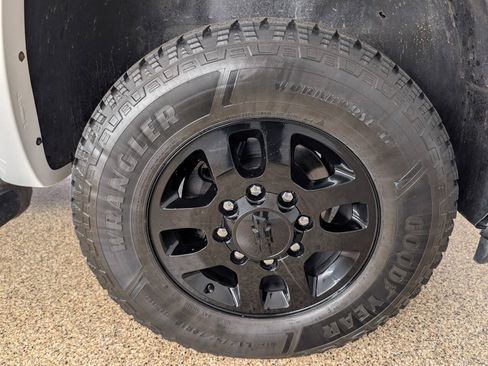 Used 2014 Chevrolet Silverado 2500 LT AWD/4WD image 19