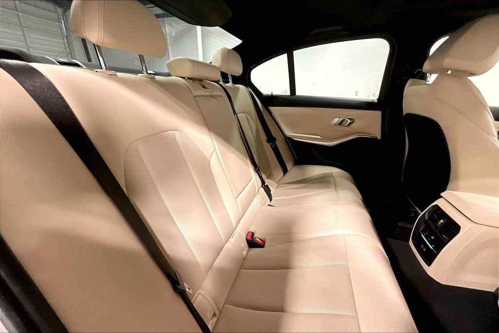 Used 2023 BMW 330i Sedan w/ Premium Package RWD image 34