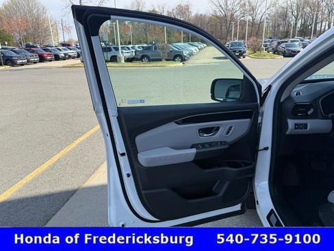 Certified 2025 Honda Pilot EX-L image 14