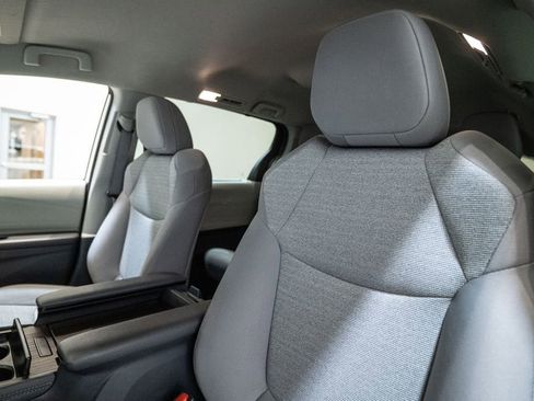 Used 2024 Toyota Sienna LE image 14