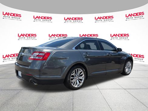Used 2017 Ford Taurus Limited FWD image 3
