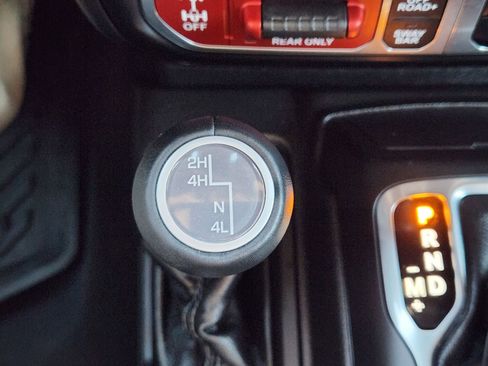 Used 2025 Jeep Wrangler Unlimited Rubicon image 20