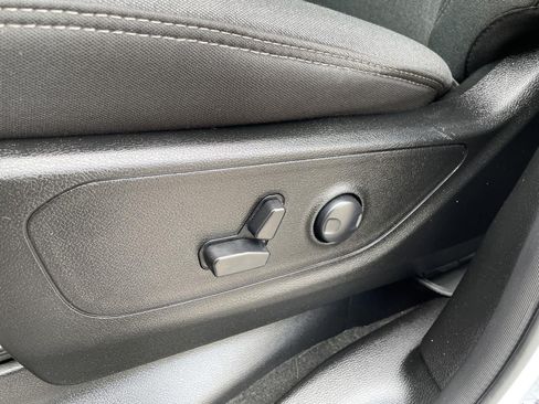 Used 2023 RAM 1500 Big Horn AWD/4WD image 13