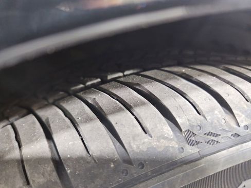 Used 2013 Hyundai Veloster Turbo w/ Ultimate Pkg image 28