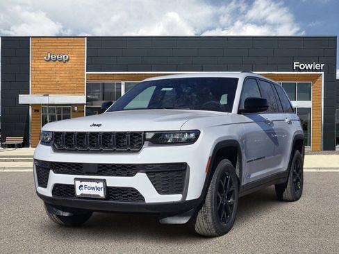 New 2026 Jeep Grand Cherokee Altitude AWD/4WD image 1