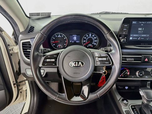 Used 2021 Kia Seltos S AWD/4WD image 3