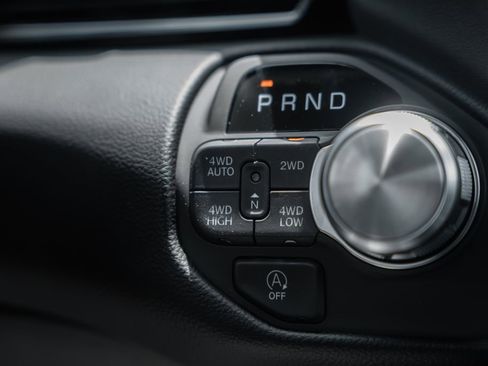 New 2026 RAM 1500 Laramie AWD/4WD image 29