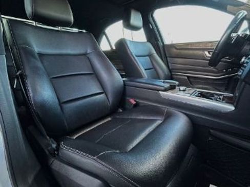 Used 2014 Mercedes-Benz E 350 4MATIC Sedan image 9