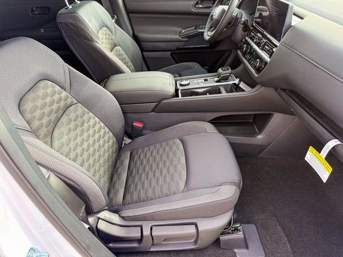 New 2026 Nissan Pathfinder SV image 7