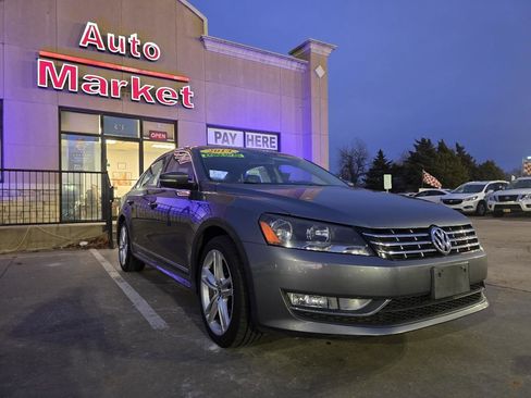 Used 2014 Volkswagen Passat TDI SE image 3
