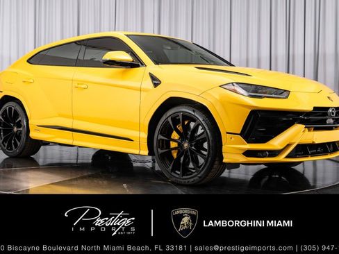 Used 2023 Lamborghini Urus S image 1