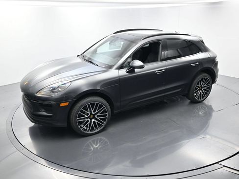 Certified 2026 Porsche Macan AWD/4WD image 24