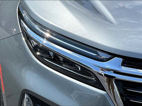 Used 2023 Chevrolet Equinox Premier image 30