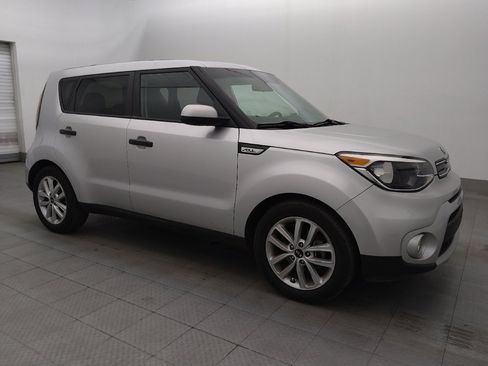 Used 2019 Kia Soul + FWD image 11