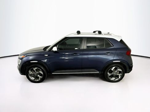 Used 2021 Hyundai Venue FWD image 4
