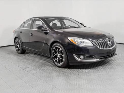 Used 2017 Buick Regal Sport Touring FWD image 8