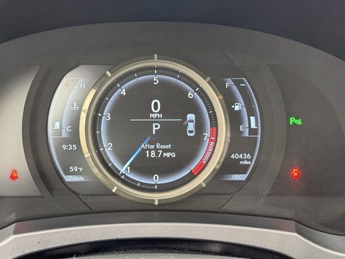 Used 2018 Lexus IS 350 image 25