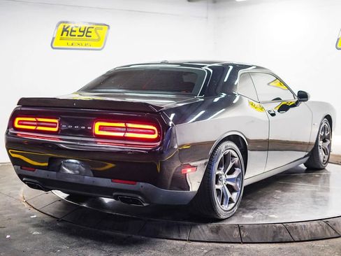 Used 2019 Dodge Challenger R/T image 4