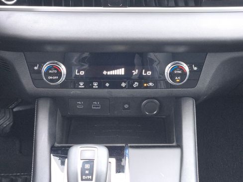 Used 2022 Mitsubishi Outlander SE image 18