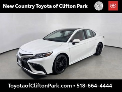 Used 2022 Toyota Camry XSE image 7