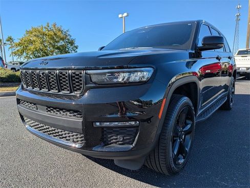 Used 2025 Jeep Grand Cherokee L Limited w/ Luxury Tech Group II image 7